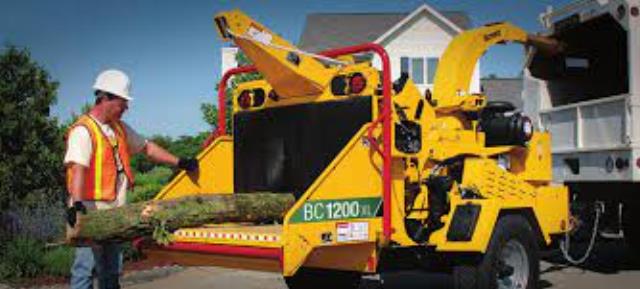 Rental store for Chipper 13 HD 135hp gas towable in Bensenville IL